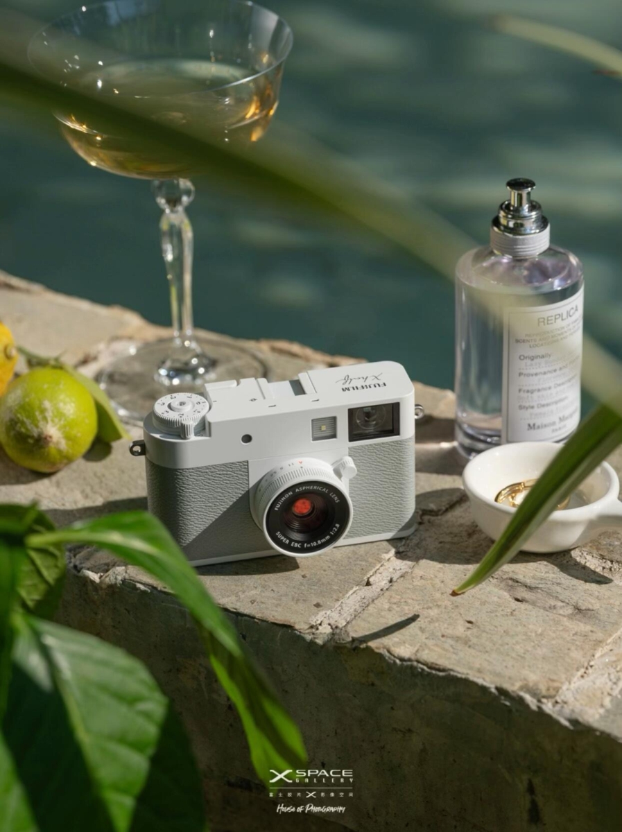 Fujifilm X half 雪白版