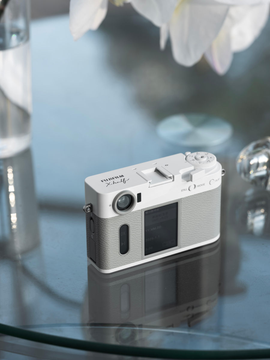 Fujifilm X half 雪白版