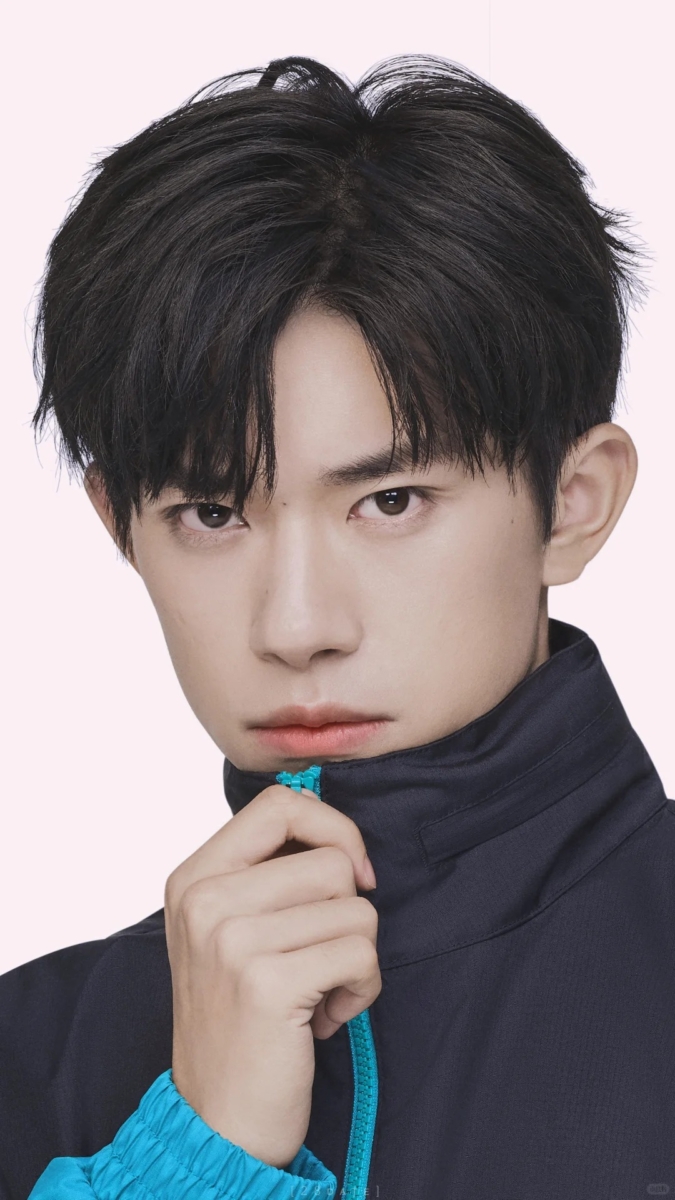 印堂命宫：追求者不断的聚光灯