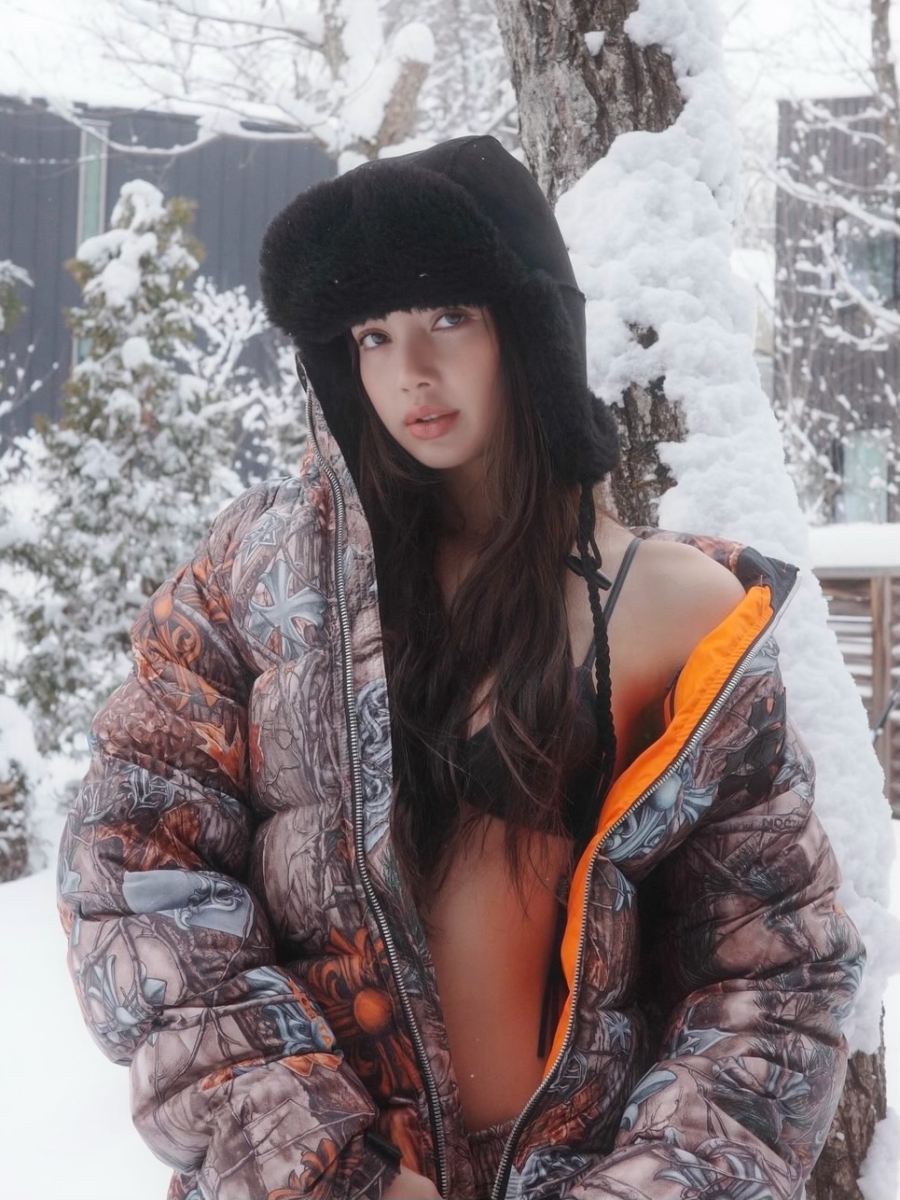 细节控的穿搭巧思！俄式雷锋帽点亮冬日酷飒造型