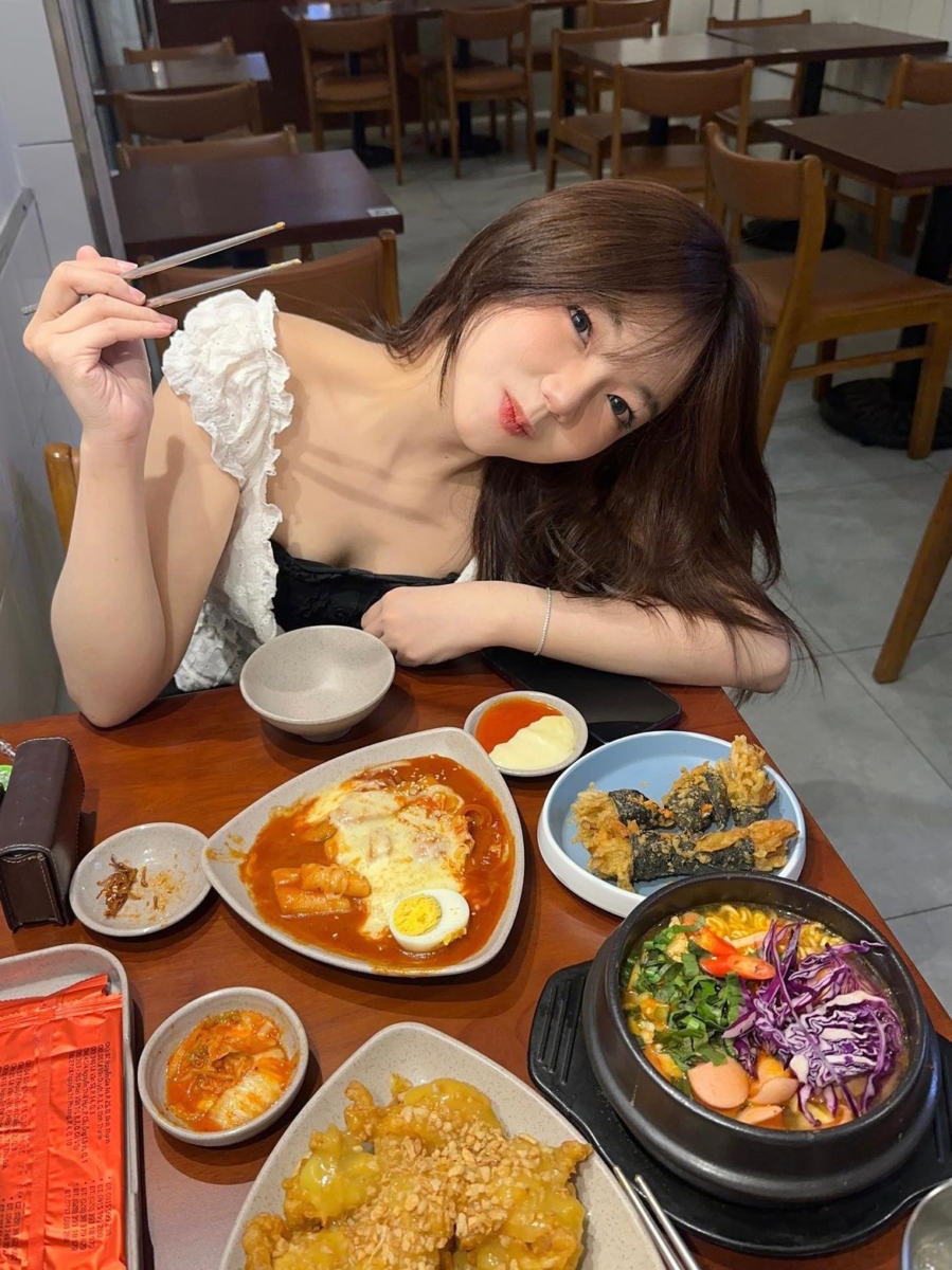 将食物视为身体能量的补给，拒绝情绪化进食