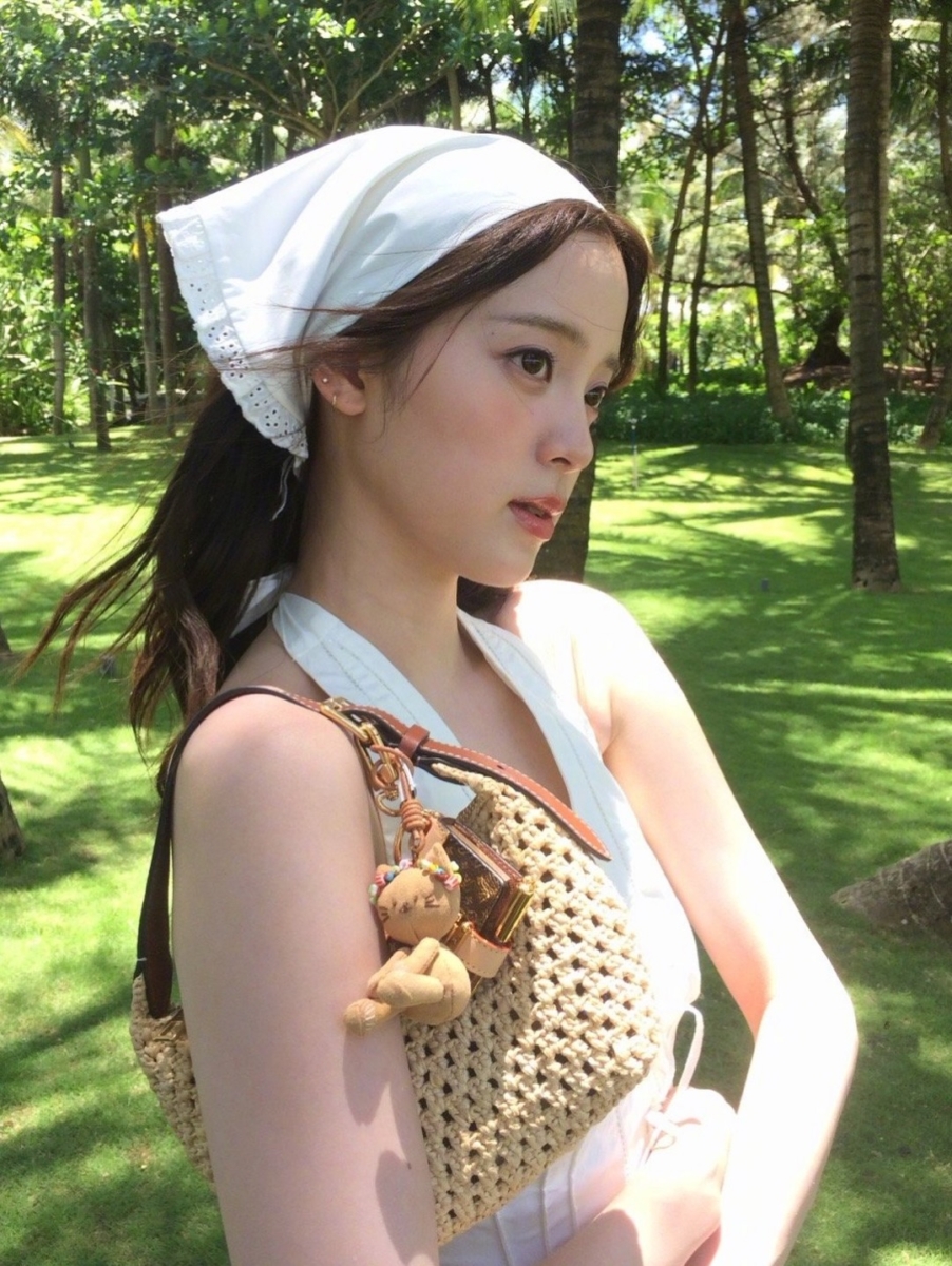 灵气十足“鹿系长相”：柔和纯净的森女气质