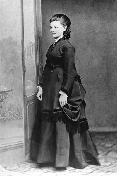 第一位长途汽车驾驶员：贝塔·本茨 (Berta Benz)