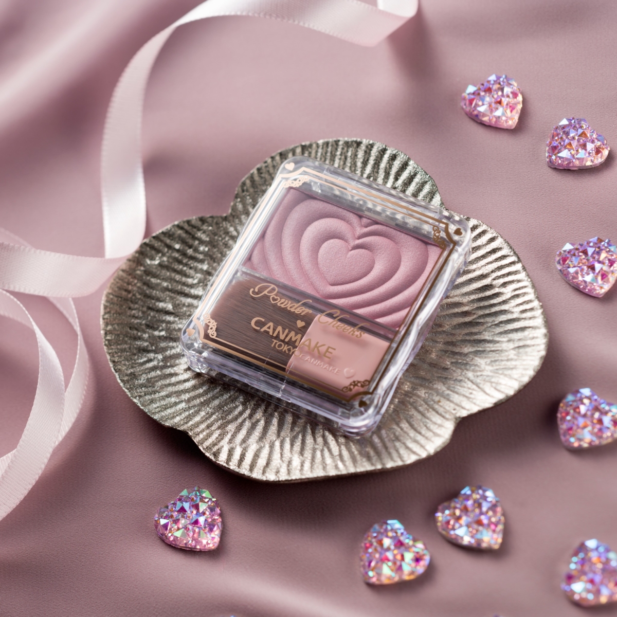 全新升级后的单色腮红主打更湿润、更软糯的粉质