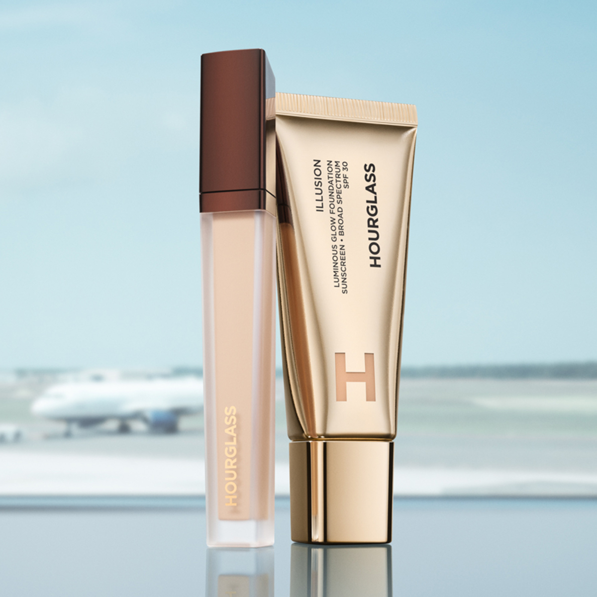 Hourglass Illusion Luminous Glow Foundation SPF 30