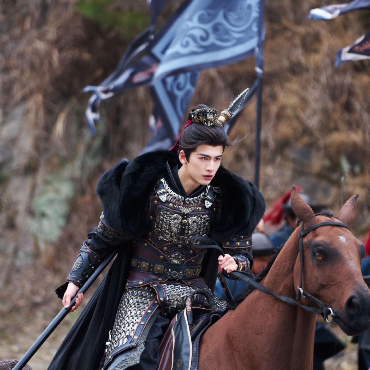 张凌赫最近凭借《逐玉》里的“谢征”一角征服全网！