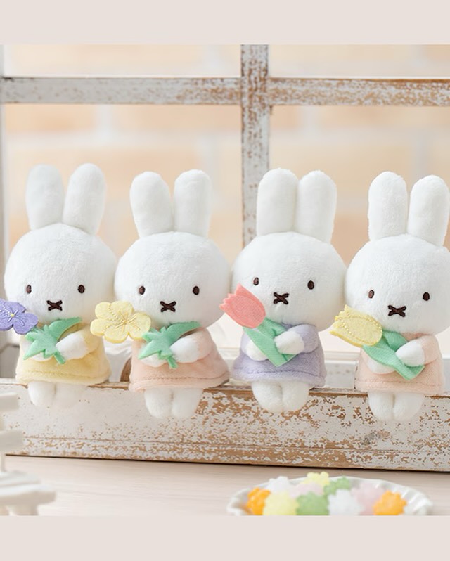 米菲兔"抱花"系列