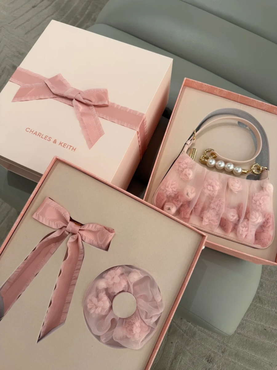 小CK鲜花包好适合做520的浪漫礼物呀~ 