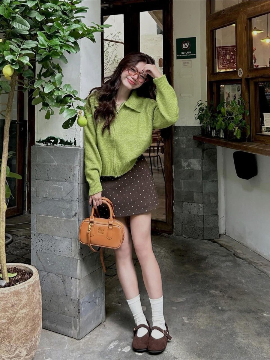 软糯针织开衫+波点裙：温柔复古韩系学姐