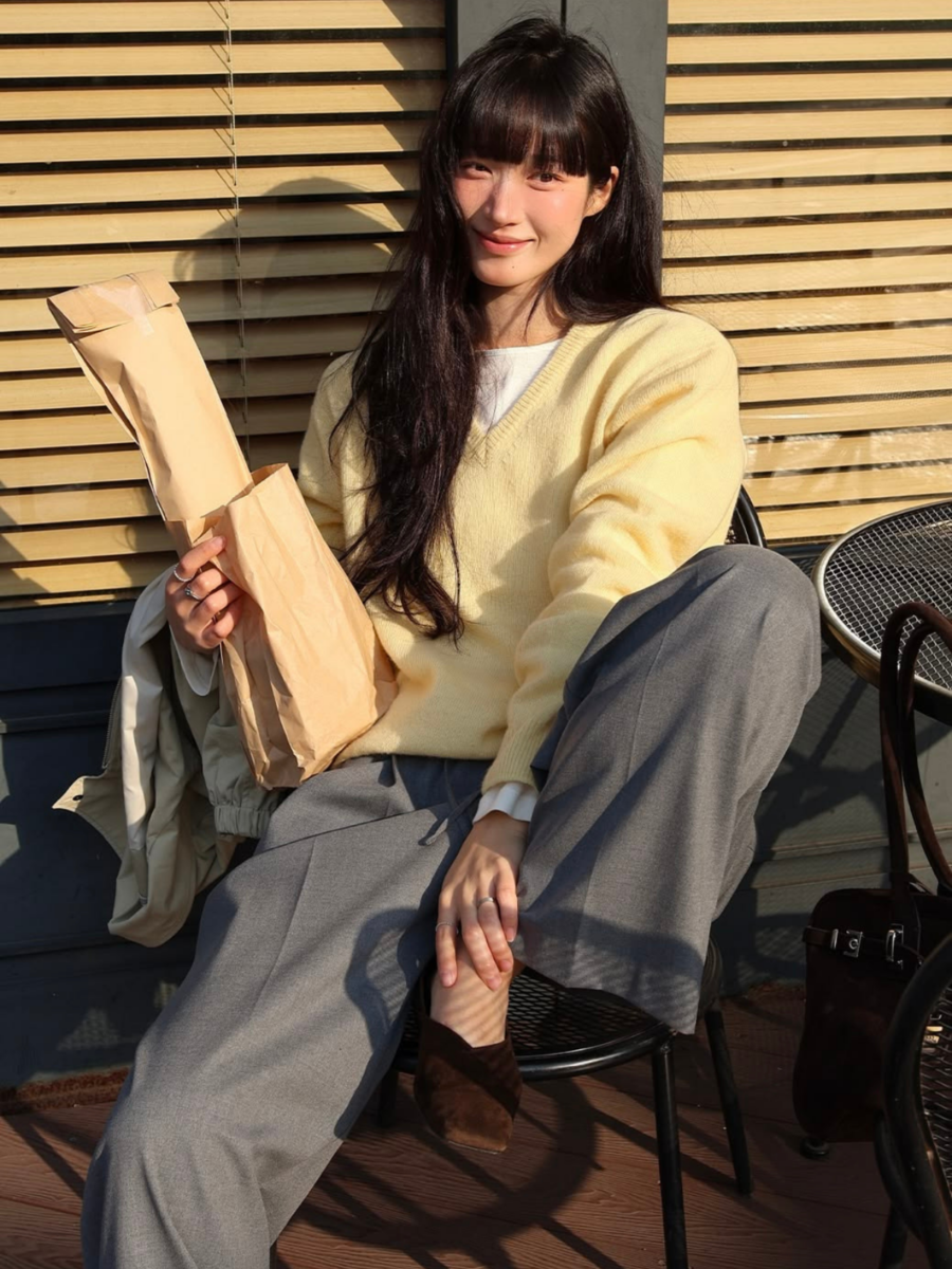 灰色搭配鹅黄色 | 明亮碰撞