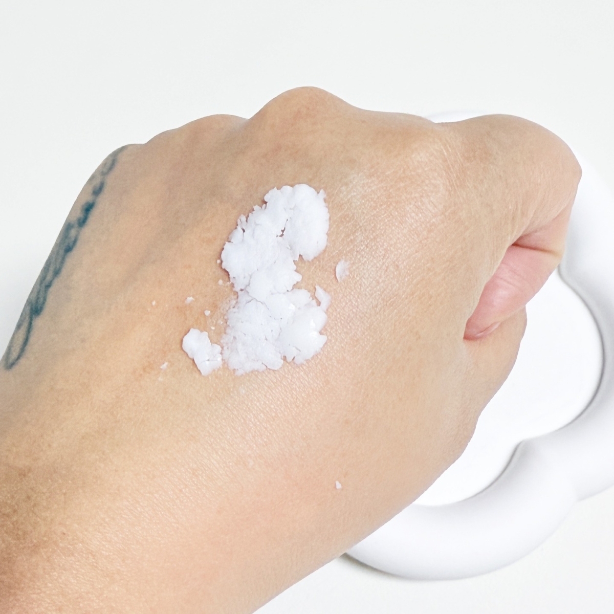 独家黑科技让保湿球“一抹即化”