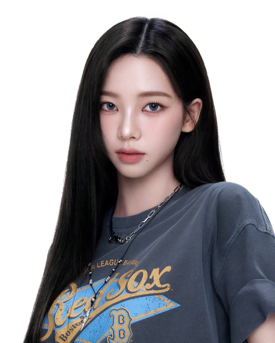 示例：上传清晰正脸照，输入 Prompt，即可获取报告