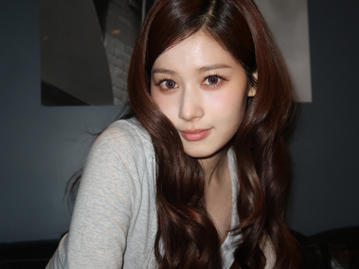 韩式轮廓管理靠刮痧板“微调”脸型，按出精致 V 脸