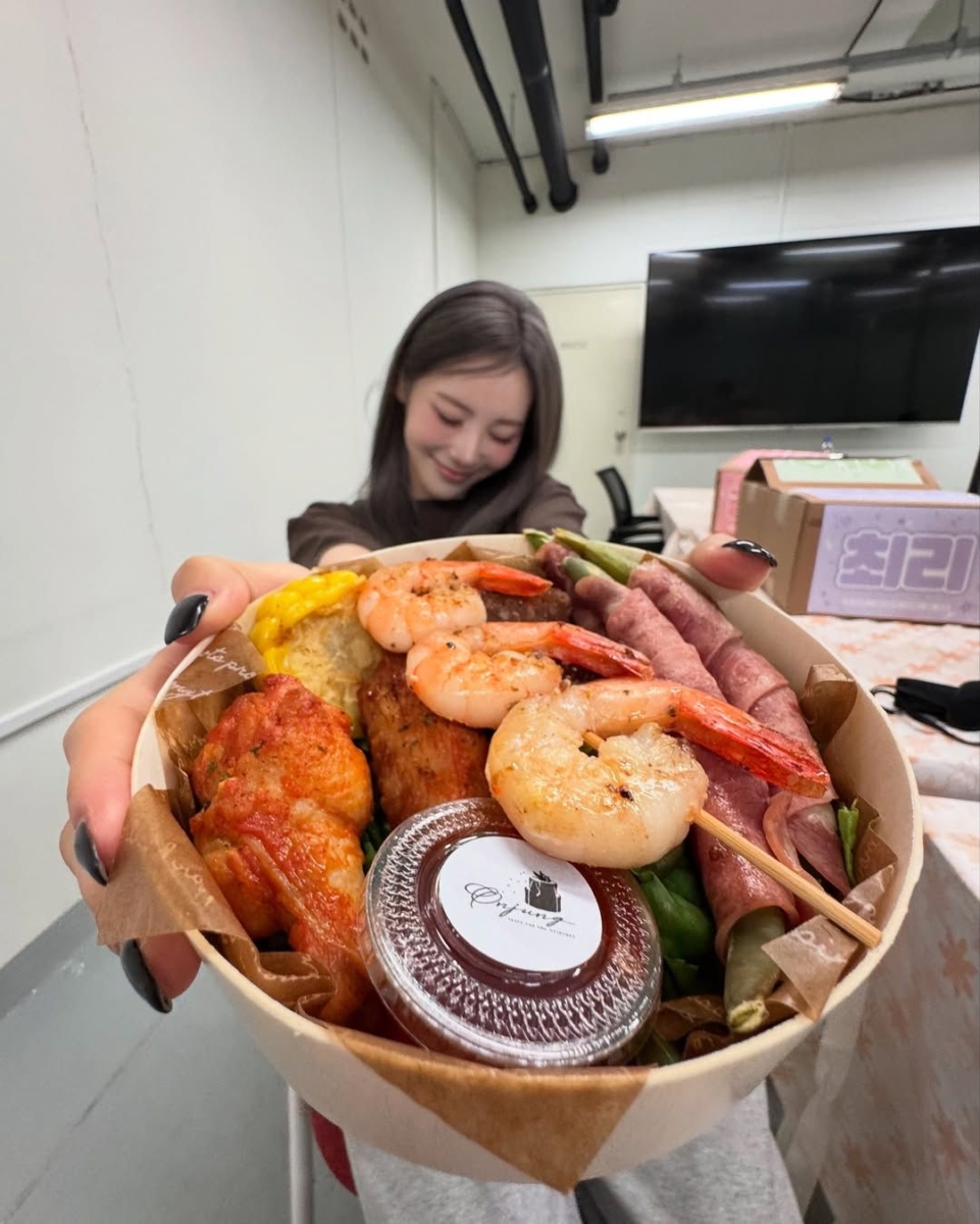 把自己养得明媚又开朗