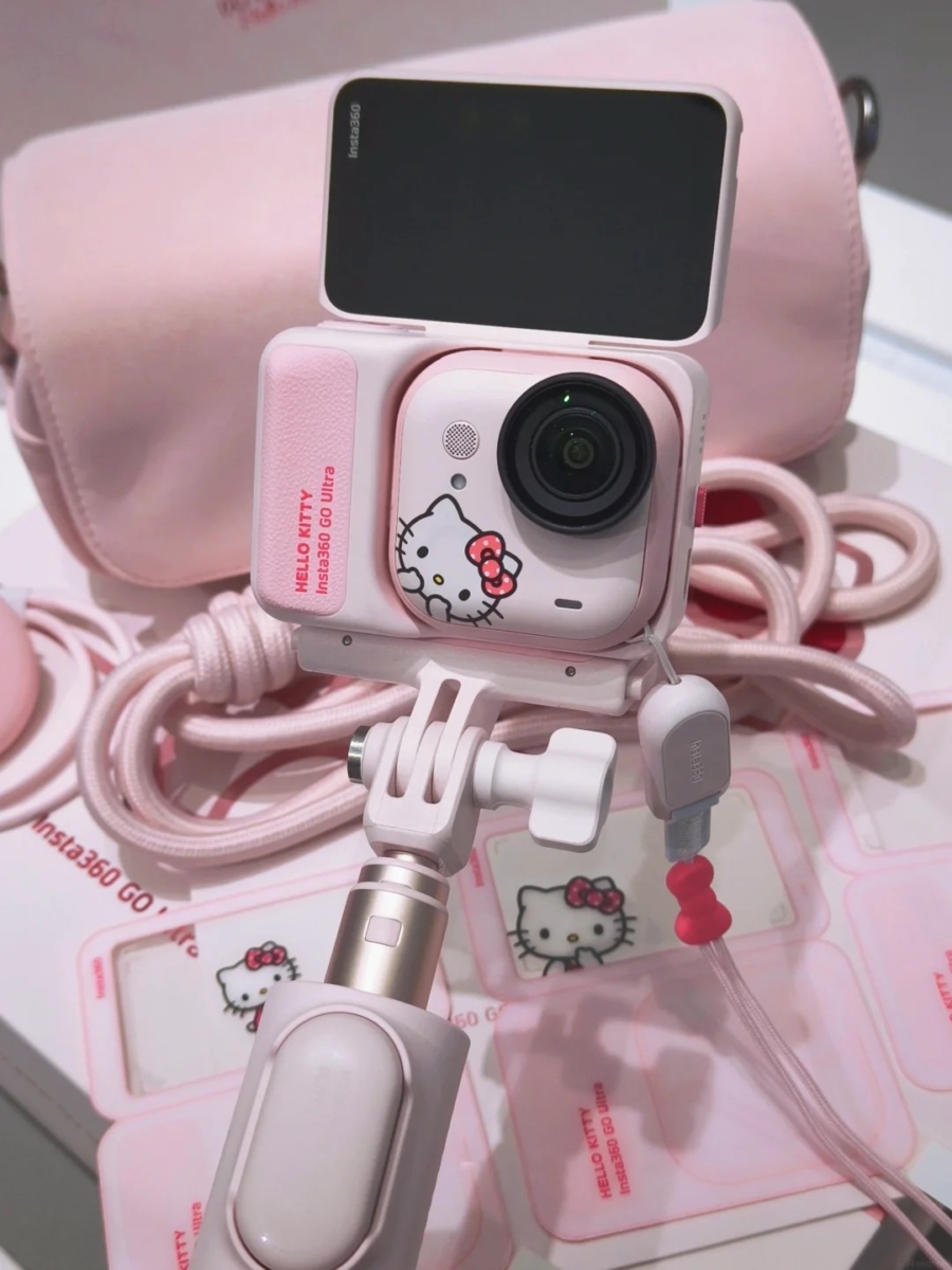 Insta360 GO Ultra x Hello Kitty 联名限定实拍图