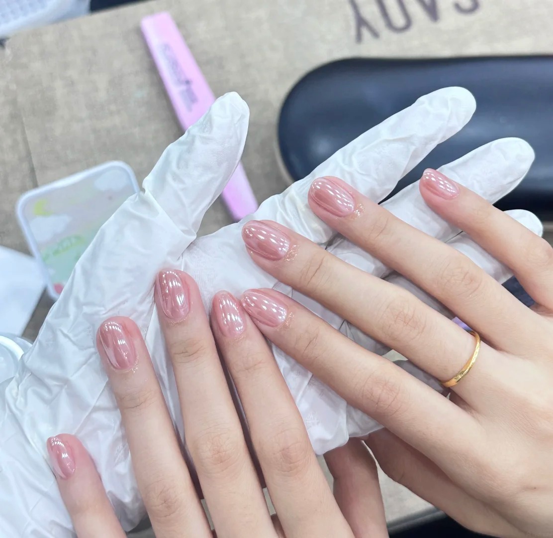 如何维持“海莉美甲”的高级质感？