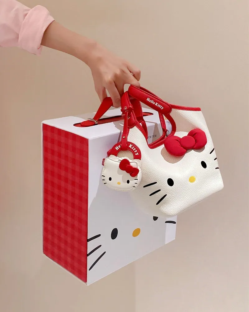 Hello Kitty x TOUTOU