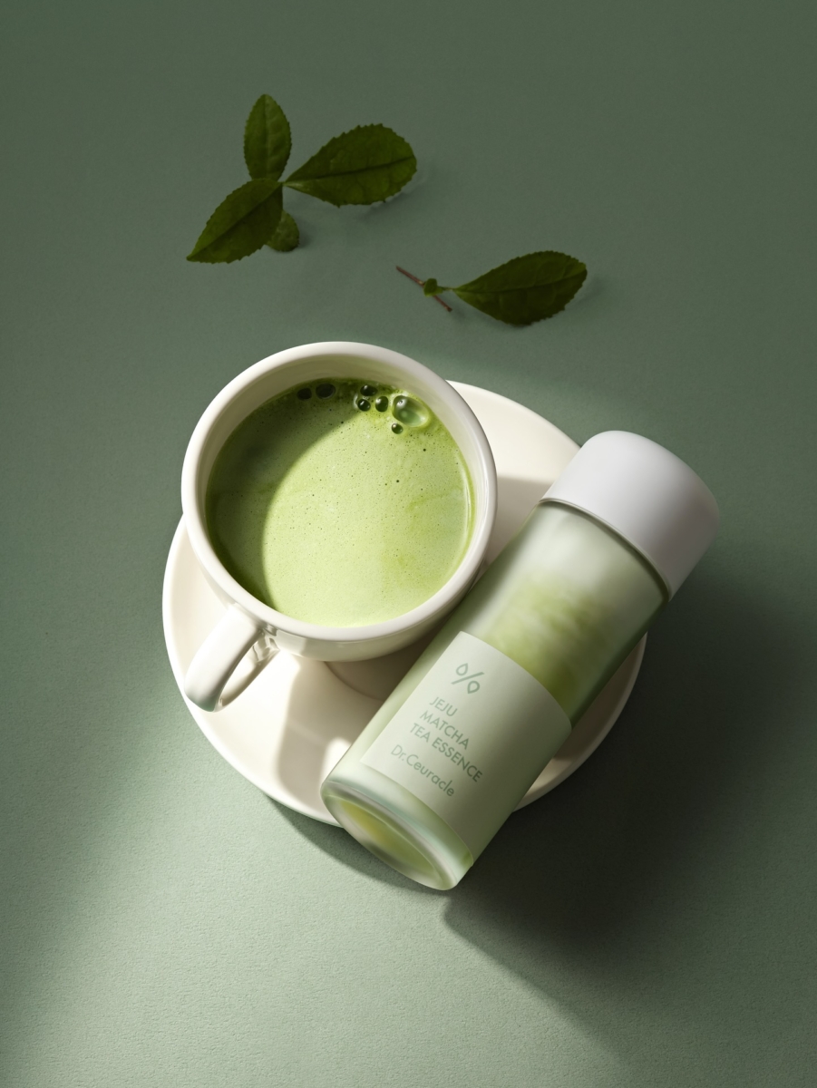 济州抹茶双层精粹水：粗糙油皮与暗沉肌的“净肤绿茶”