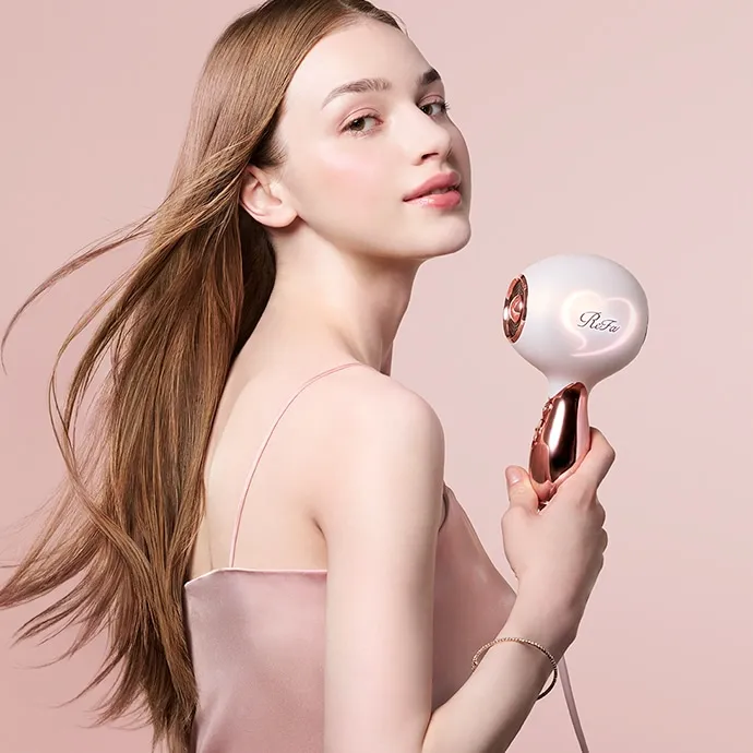 ReFa HEART DRYER Aira 官方售价为 39,600 日圆（折合约 RM1,000）