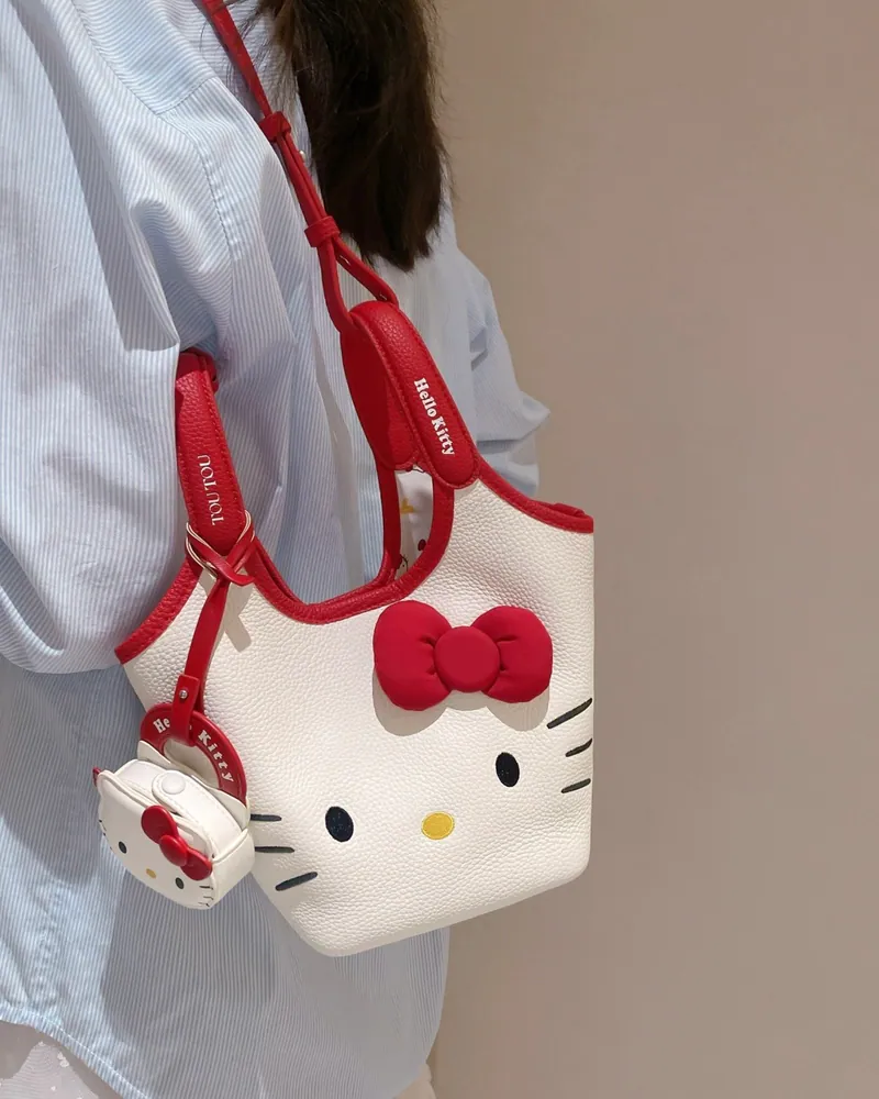 Hello Kitty x TOUTOU