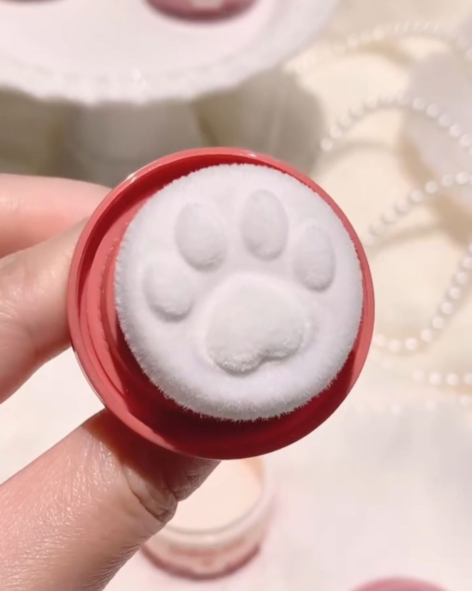 萌翻天“猫咪肉垫”粉扑