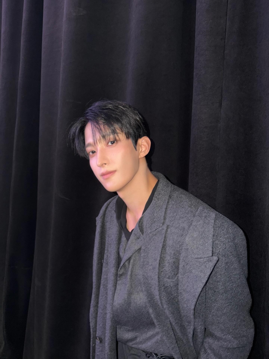观察室嘉宾之一：SEVENTEEN 的 DK 李硕珉