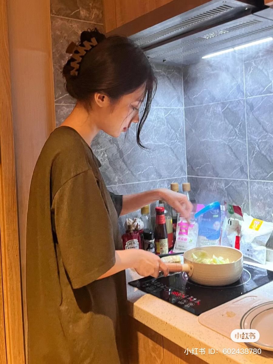 2.好不容易熬到周五下班，你推开家门的第一瞬间，最渴望做什么来“回血”？