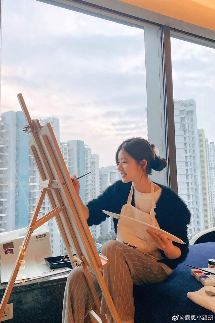 画一些极其丑陋的东西：艺术的本质是主观表达与情绪宣泄，从来都不是为了追求完美