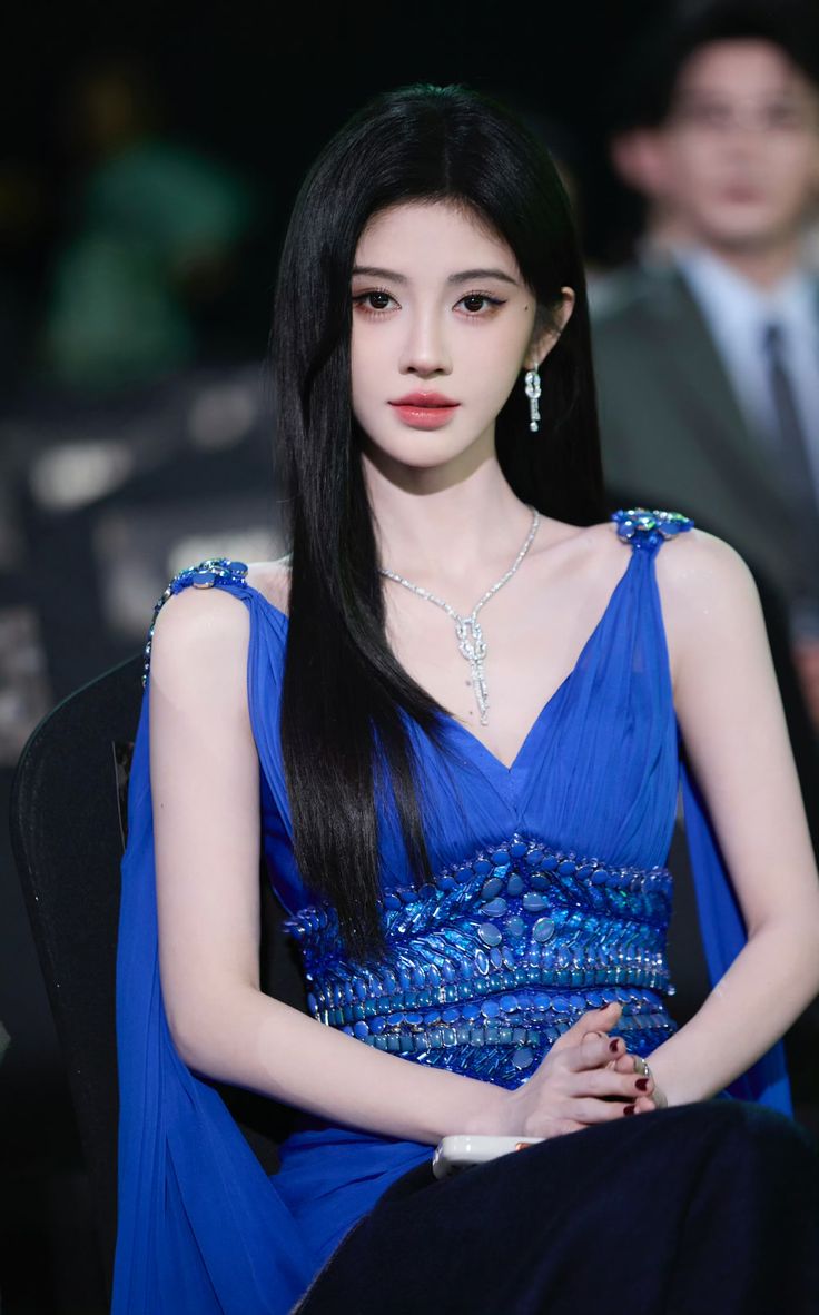答案 A ｜ 人间清醒搞事业的女主